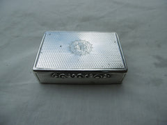1833 Fine Nathaniel Mills snuff box , clear hallmarks and lovely decoration 65g