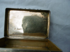 1833 Fine Nathaniel Mills snuff box , clear hallmarks and lovely decoration 65g