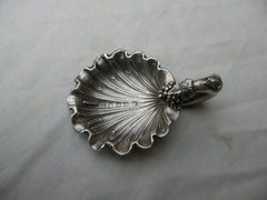 1860 Beautiful silver Caddy spoon by George Unite lovely decoration 13 grams