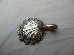 1860 Beautiful silver Caddy spoon by George Unite lovely decoration 13 grams