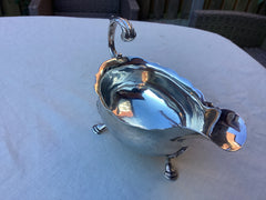 1754 lovely Georgian silver sauce boat by Thomas Farren 114 grams