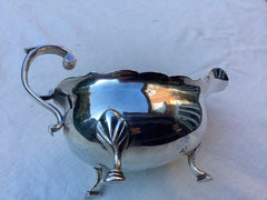 1754 lovely Georgian silver sauce boat by Thomas Farren 114 grams