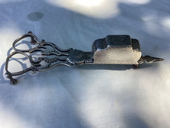 1783 nice pair of George 111 Snuffers by maker IB 90 grams