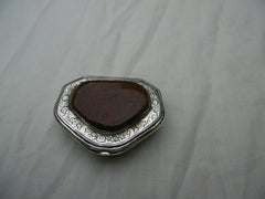 1735 interesting Georgian silver and Agate snuff box see photos