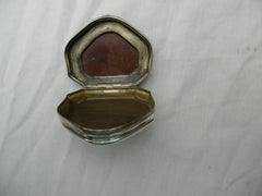 1735 interesting Georgian silver and Agate snuff box see photos