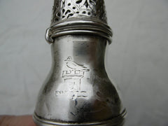 1707 rare Queen Anne castor by Ambrose Stevenson 72g nice crest