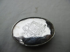 1710 beautiful Queen Anne silver snuff box with great Armorial crest 32g