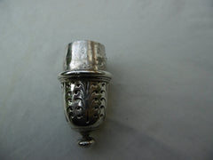 1717 fine George 1st caster by top Huguenot maker Simon Pantin 126 grams