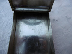 1720 very nice Georgian silver snuff box, good decoration 56g