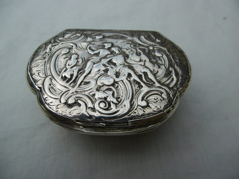 1730 fine large silver snuff box by RW lovely mirror initials 70g