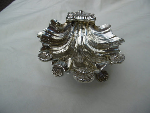 1756 lovely Georgian silver butter shell with lovely decoration 100 grams