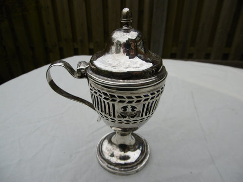 1790 very pretty Irish Adam style Mustard pot see photos with liner