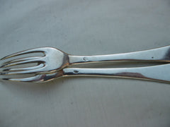 1700 very rare pair of silver Dognose table forks by DI great Armorial crest 110g