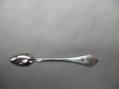 1700 very rare Queen Anne Dognose snuff spoon by maker IL