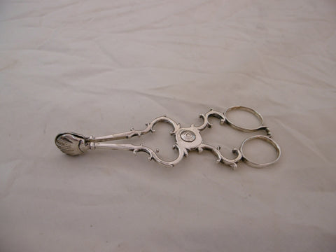 1760 fine pair of Georgian Irish silver sugar nips 40 grams
