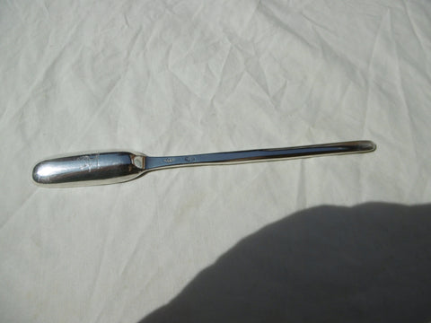 1740 lovely Georgian silver Irish marrow scoop with Lion crest 60g