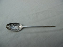 1750 lovely Georgian silver shell back Mote spoon see photos
