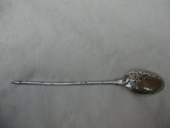 1770 very nice George 111 mote spoon with shoulders 10g