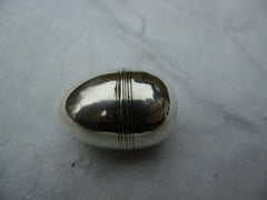 1760 fine Georgian silver Acorn nutmeg grater by Daniel Field