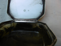 1740 large Georgian silver and Agate snuff box with Tavern scene.