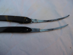 1820 fine Georgian silver mounted Tortoiseshell case containing two razors