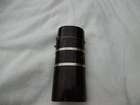 1820 fine Georgian silver mounted Tortoiseshell case containing two razors