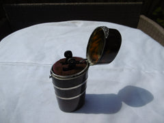 1820 fine Georgian silver mounted Tortoiseshell case containing two razors